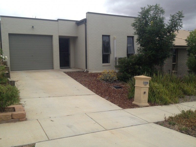 33 Constance Stone Street, Macgregor ACT 2615