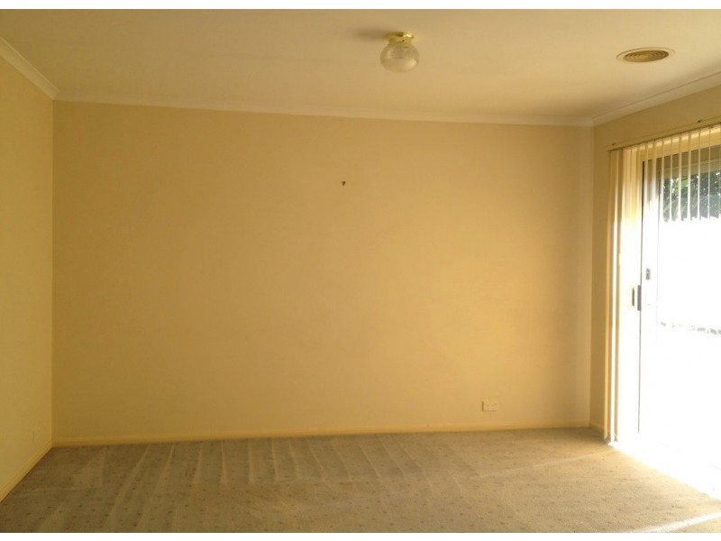2/26 Jonsson Court, Dunlop ACT 2615
