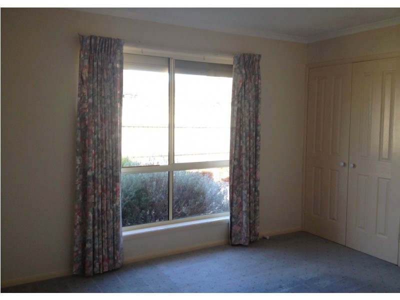 2/26 Jonsson Court, Dunlop ACT 2615