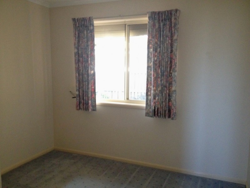 2/26 Jonsson Court, Dunlop ACT 2615