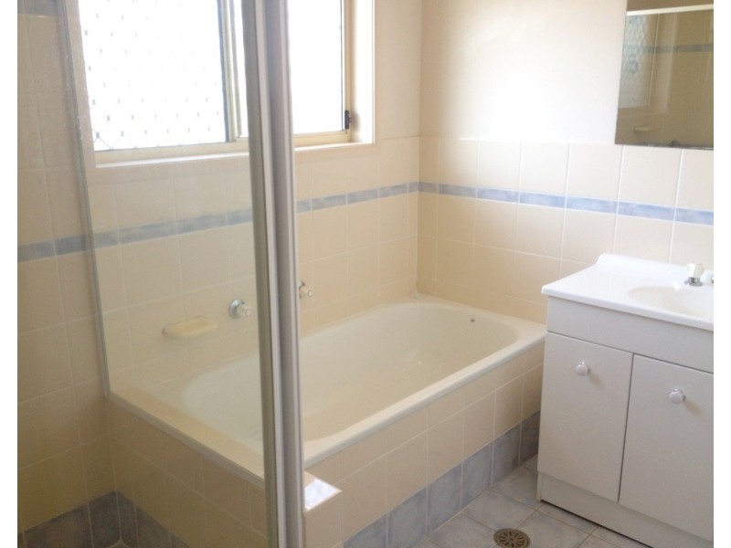 2/26 Jonsson Court, Dunlop ACT 2615