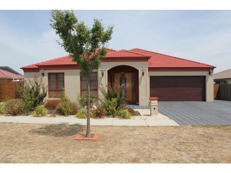 13 Morris West Street, Franklin ACT 2913