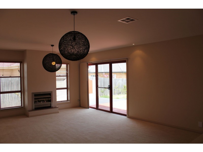 13 Morris West Street, Franklin ACT 2913