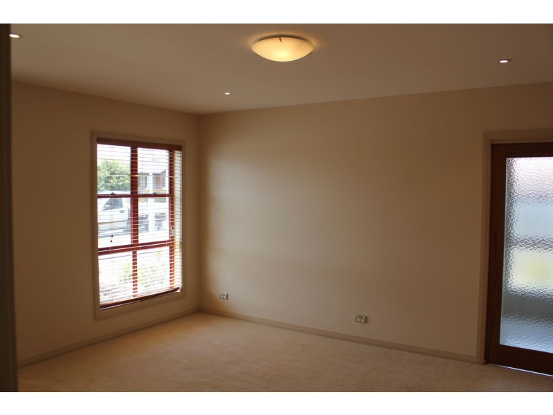 13 Morris West Street, Franklin ACT 2913