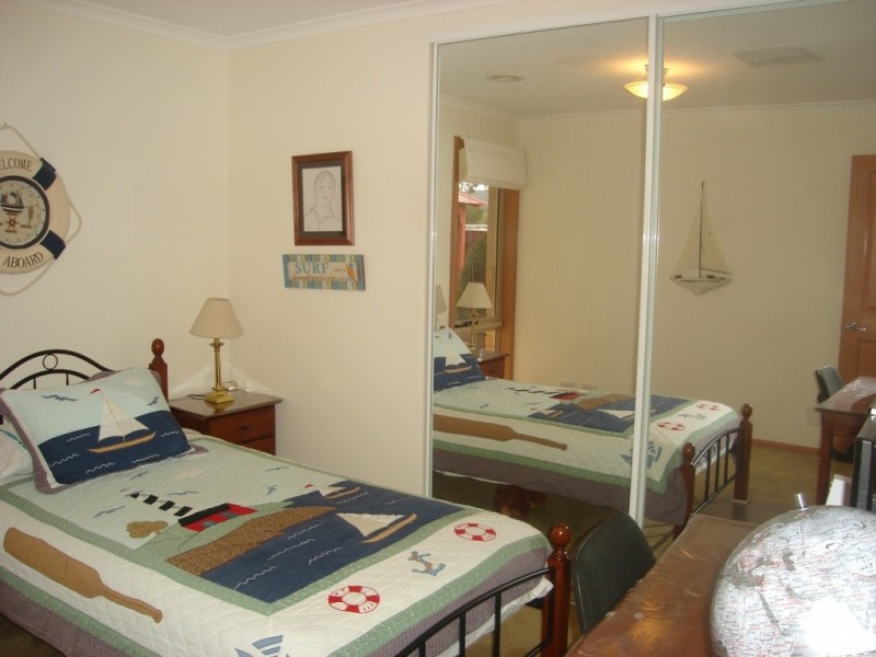 55 Bluestone Gardens, Jerrabomberra NSW 2619