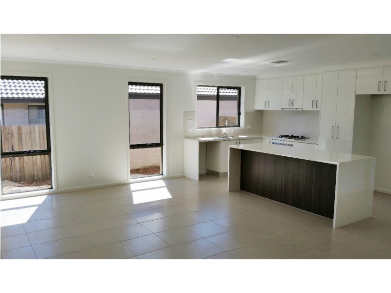 131 Macfarlane Burnet Avenue, Macgregor ACT 2615
