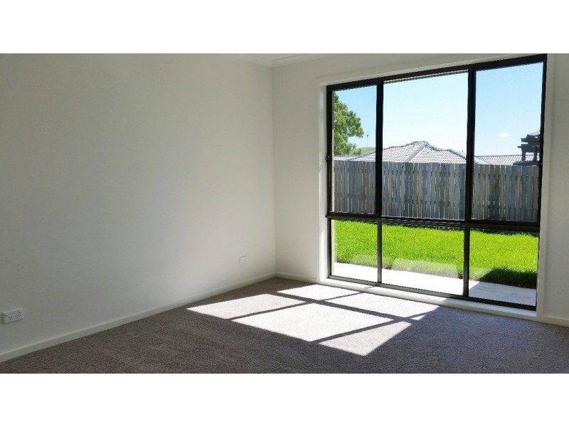 131 Macfarlane Burnet Avenue, Macgregor ACT 2615