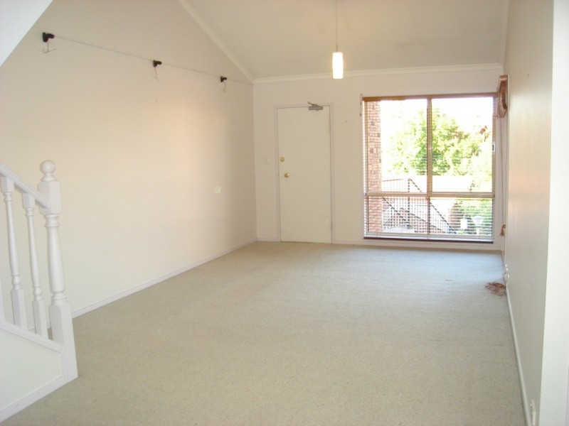 75/44 Jerrabomberra Avenue, Narrabundah ACT 2604