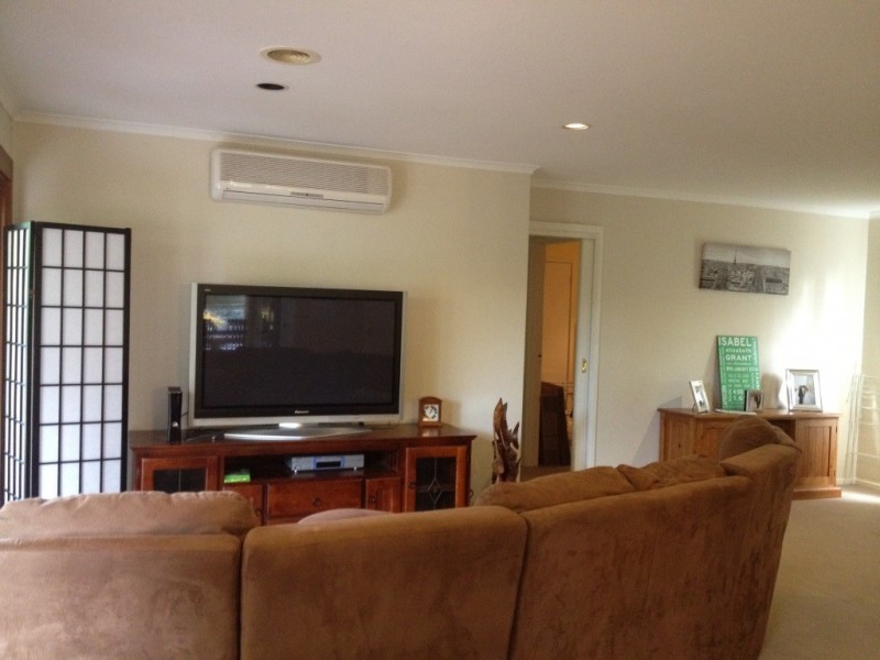 22 Dalley Crescent, Latham ACT 2615