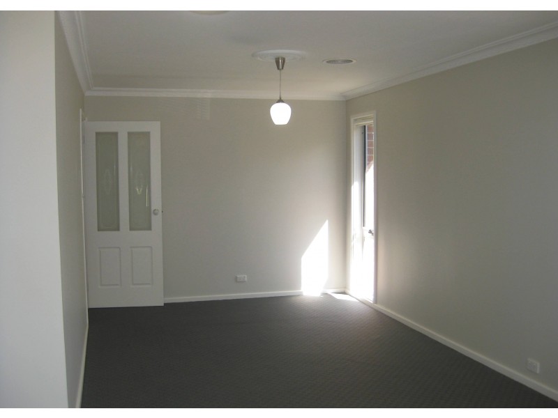27 Macnaughton Street, Holt ACT 2615