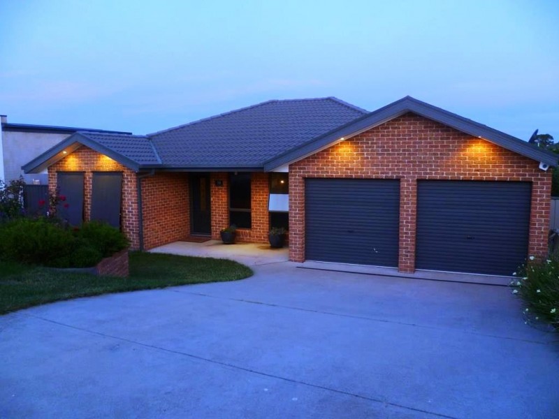 19 Siroset Close, Dunlop ACT 2615