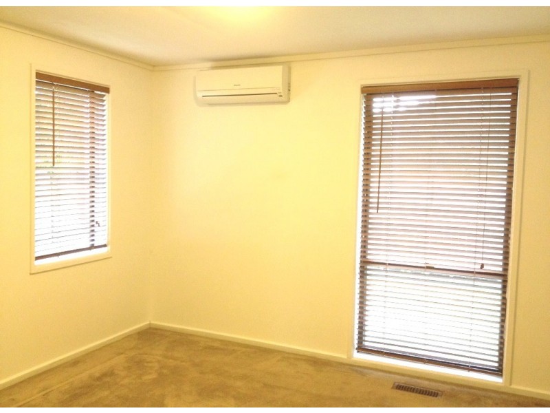 2 Leycester Place, Charnwood ACT 2615