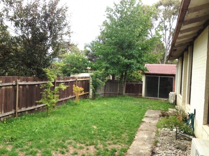 2 Leycester Place, Charnwood ACT 2615