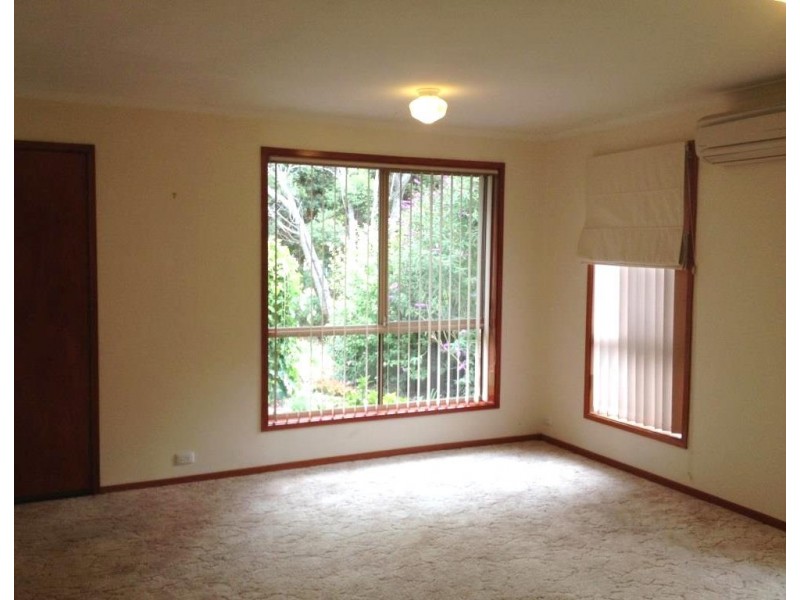 54 Britten Jones Drive, Holt ACT 2615