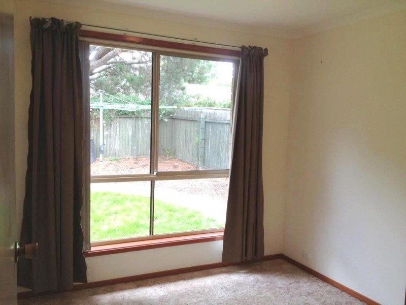 54 Britten Jones Drive, Holt ACT 2615