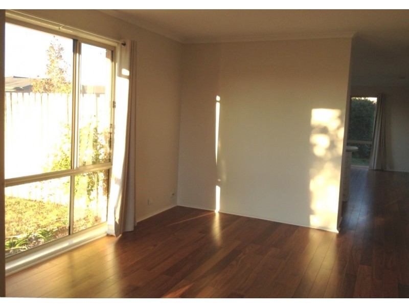 36 Bedourie Street, Dunlop ACT 2615