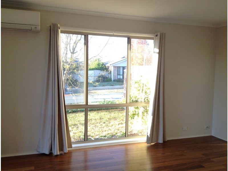 36 Bedourie Street, Dunlop ACT 2615