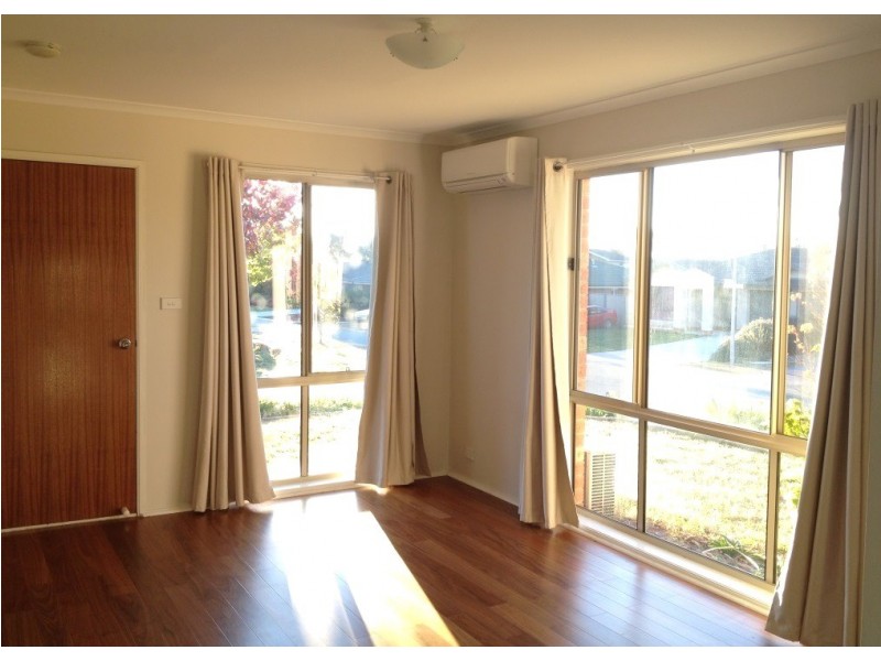 36 Bedourie Street, Dunlop ACT 2615