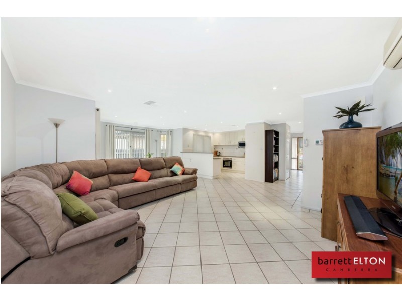 6 Tarrant Crescent, Dunlop ACT 2615