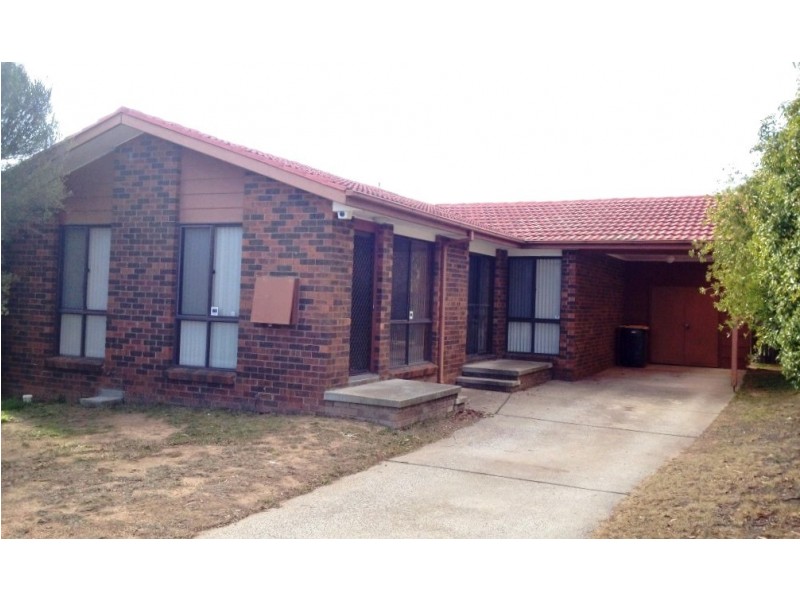 18 Collicott Circuit, Macquarie ACT 2614