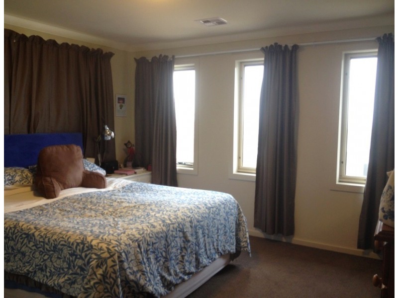 17 Beanland Street, Casey ACT 2913