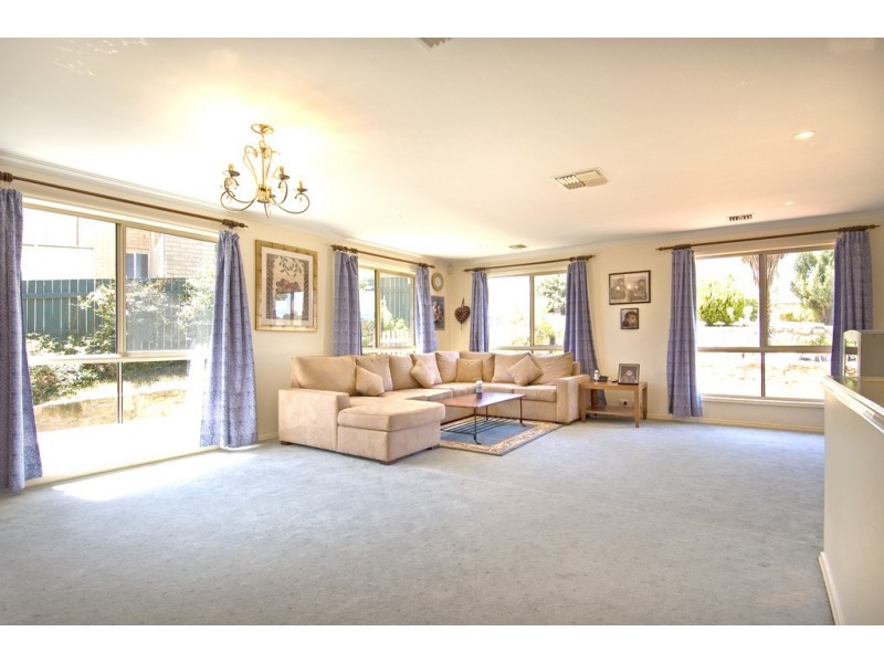 14 Pomeroy Street, Dunlop ACT 2615