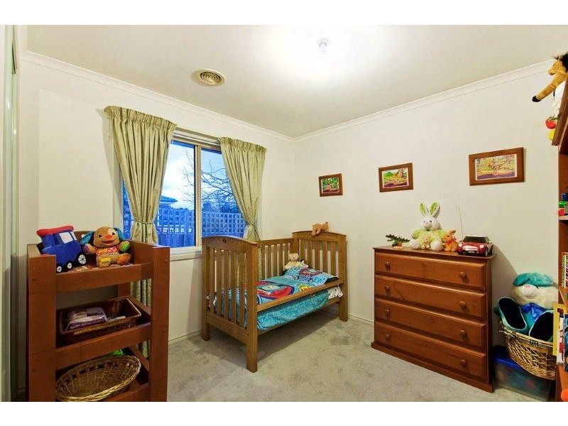 2 Buckmaster Crescent, Dunlop ACT 2615