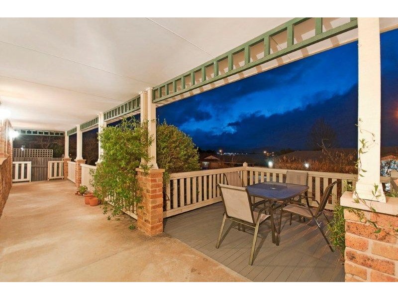 2 Buckmaster Crescent, Dunlop ACT 2615