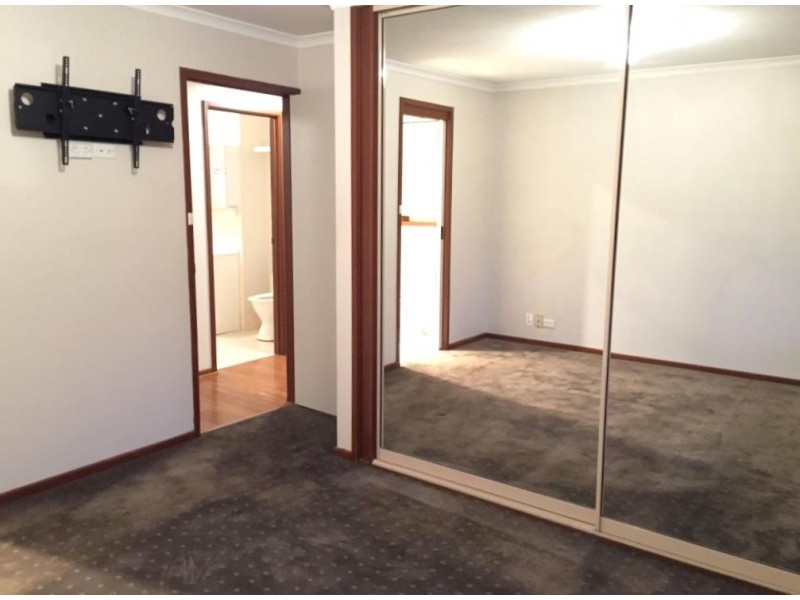 12/28 Ringrose Crescent, Isaacs ACT 2607