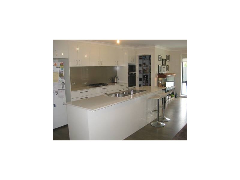 4 Sims Place, Kambah ACT 2902