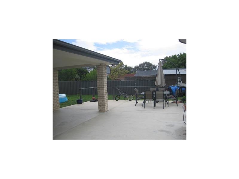 4 Sims Place, Kambah ACT 2902