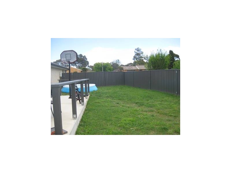 4 Sims Place, Kambah ACT 2902