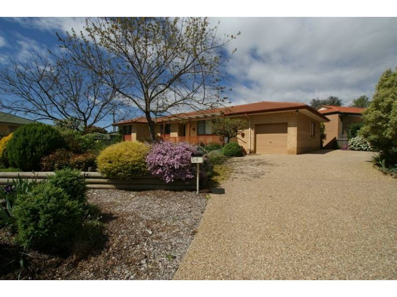 5 Pulleine Crescent, Macgregor ACT 2615