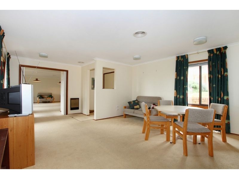 6 North Place, Charnwood ACT 2615