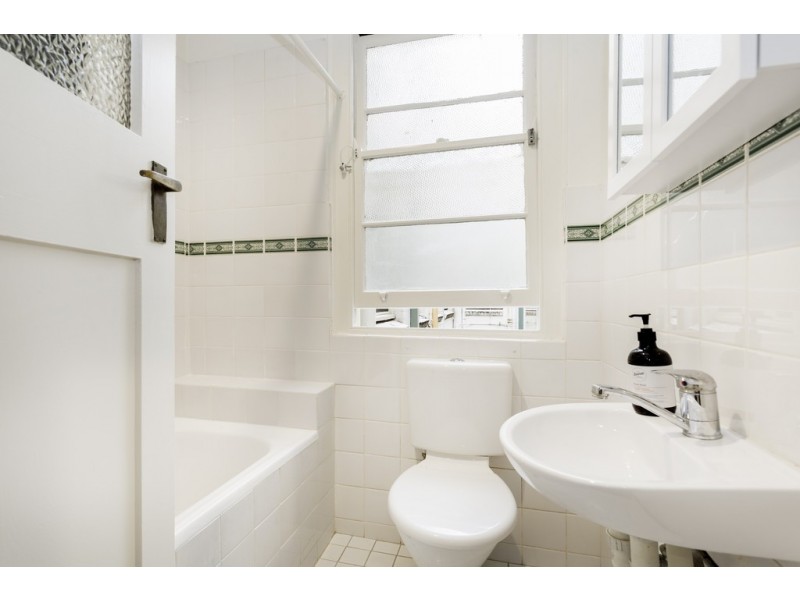 11/2 Crick Ave, Elizabeth Bay NSW 2011