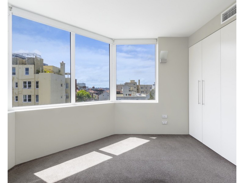 706/2A Elizabeth Bay Road, Elizabeth Bay NSW 2011