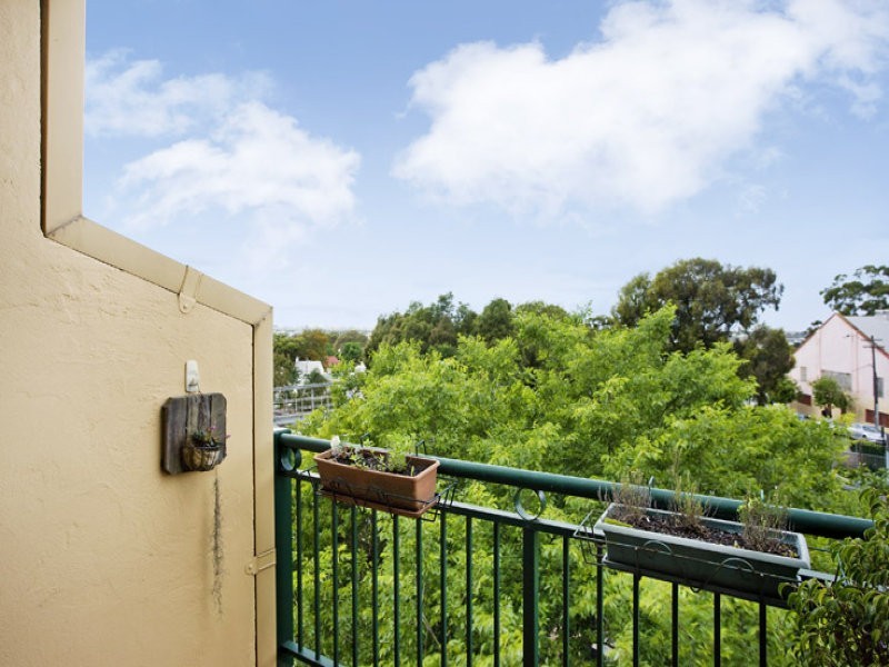 32/1 Linthorpe Street, Newtown NSW 2042