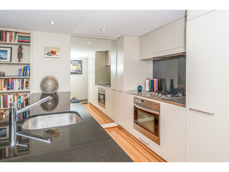 C713/2A Elizabeth Bay Road, Elizabeth Bay NSW 2011