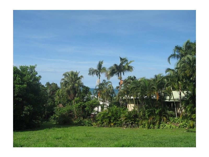 43 Cutten Street, Bingil Bay QLD 4852