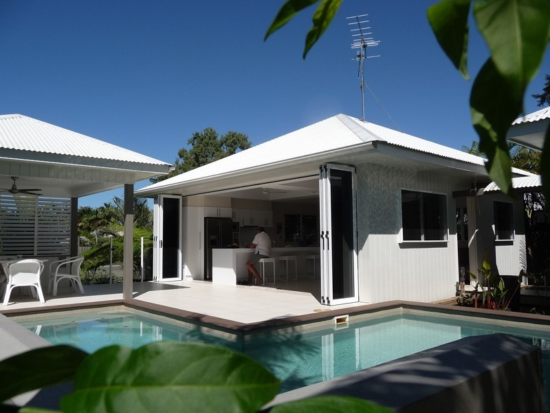 11 Southward Street, Mission Beach QLD 4852