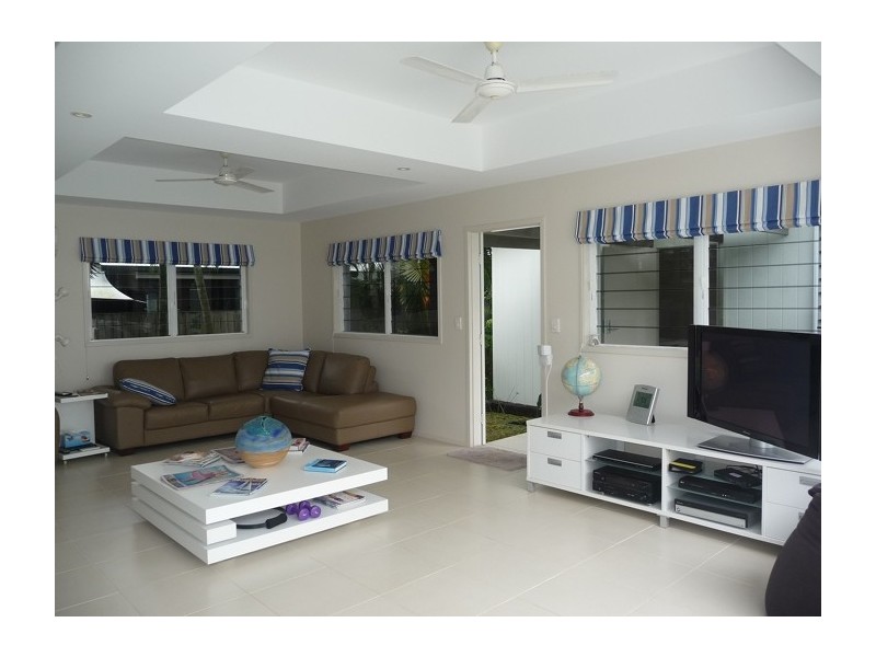 11 Southward Street, Mission Beach QLD 4852