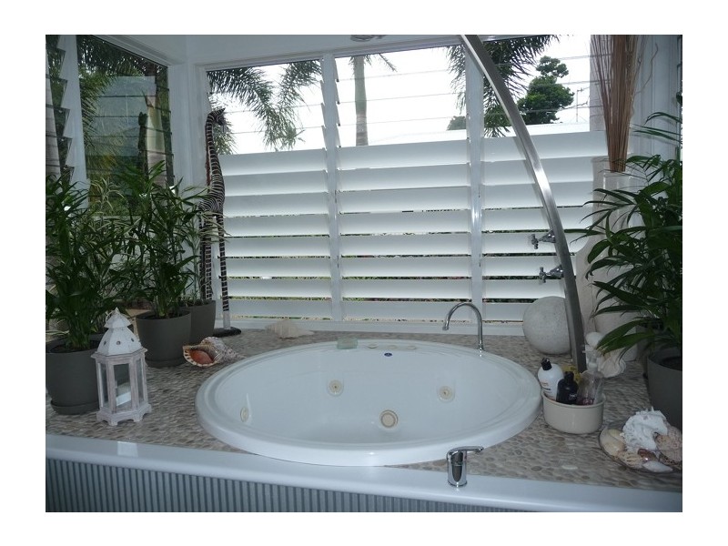 11 Southward Street, Mission Beach QLD 4852