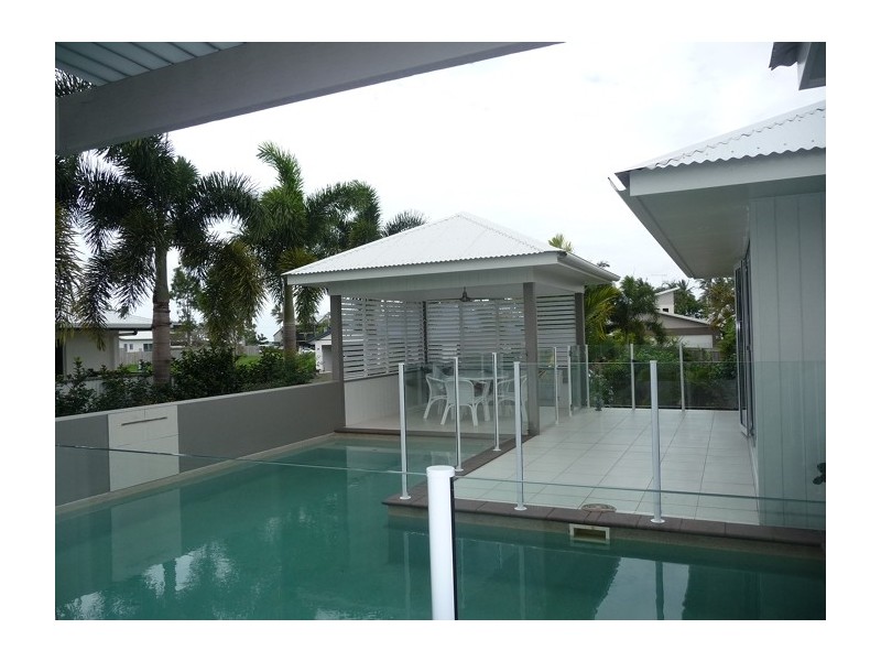 11 Southward Street, Mission Beach QLD 4852