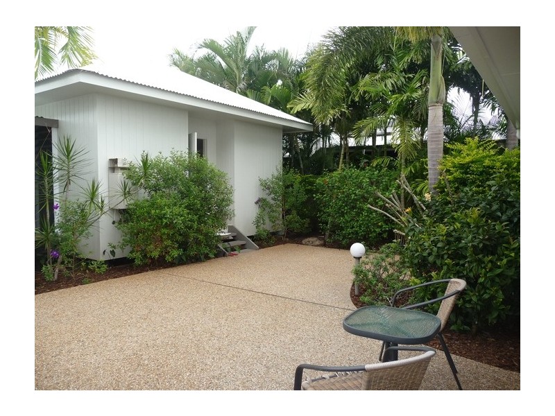 11 Southward Street, Mission Beach QLD 4852