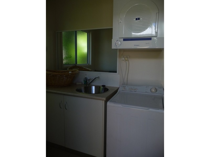 11 Southward Street, Mission Beach QLD 4852