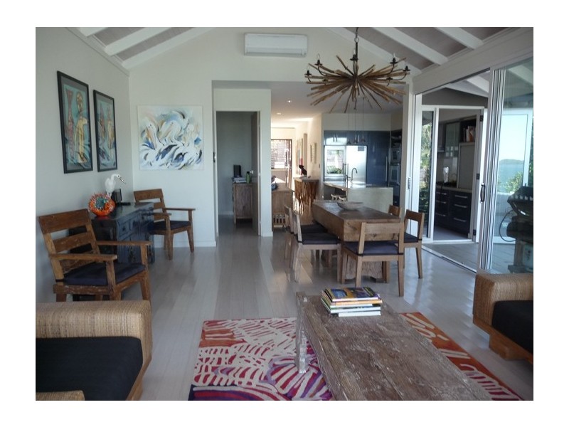 2,19 Mitchell Street, Mission Beach QLD 4852