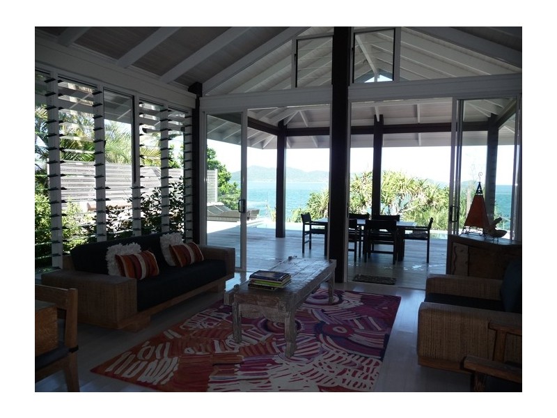2,19 Mitchell Street, Mission Beach QLD 4852
