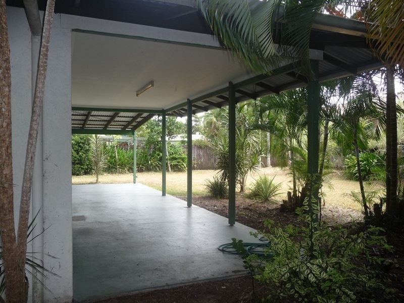 34 Holland Street, Wongaling Beach QLD 4852