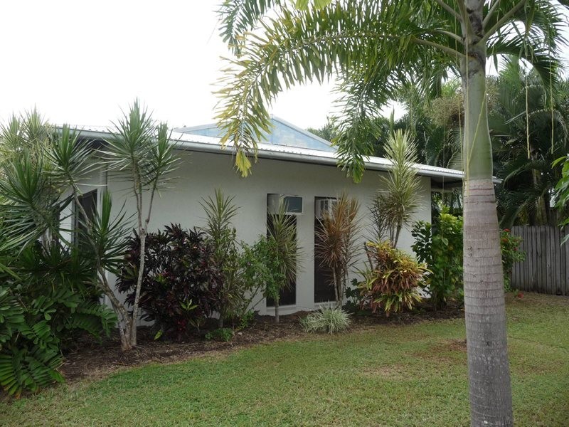 34 Holland Street, Wongaling Beach QLD 4852