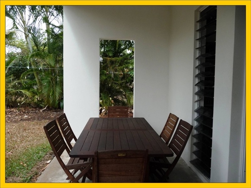 33 Pacific Street, Mission Beach QLD 4852